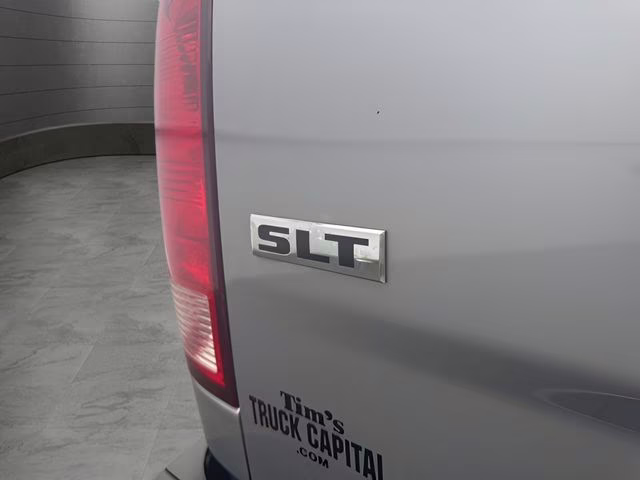 2022 Billet Silver Metallic Clearcoat Ram 1500 Classic SLT 4X4 Truck