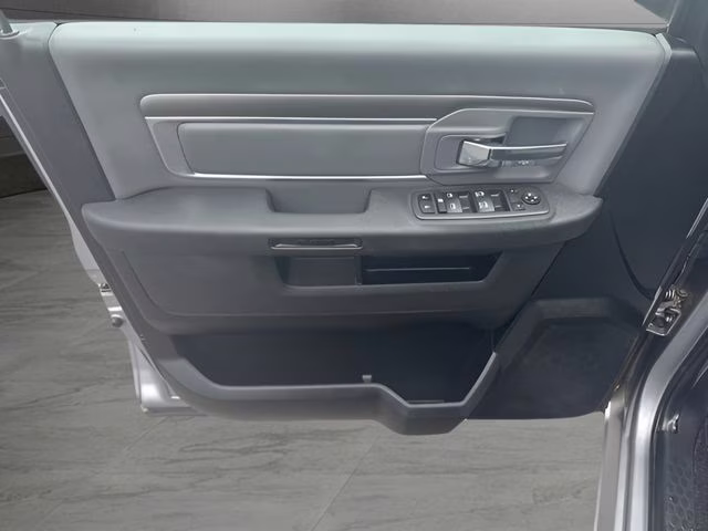 2022 Billet Silver Metallic Clearcoat Ram 1500 Classic SLT 4X4 Truck