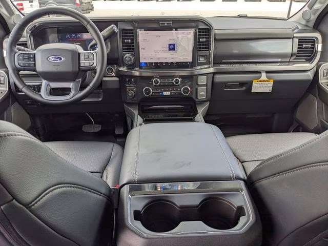 2026 Oxford White Ford Super Duty F-350 SRW Lariat 4X4 Truck