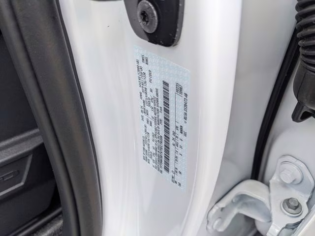 2026 Oxford White Ford Super Duty F-350 SRW Lariat 4X4 Truck