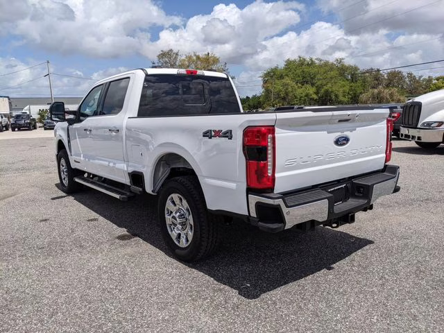 2026 Oxford White Ford Super Duty F-350 SRW Lariat 4X4 Truck