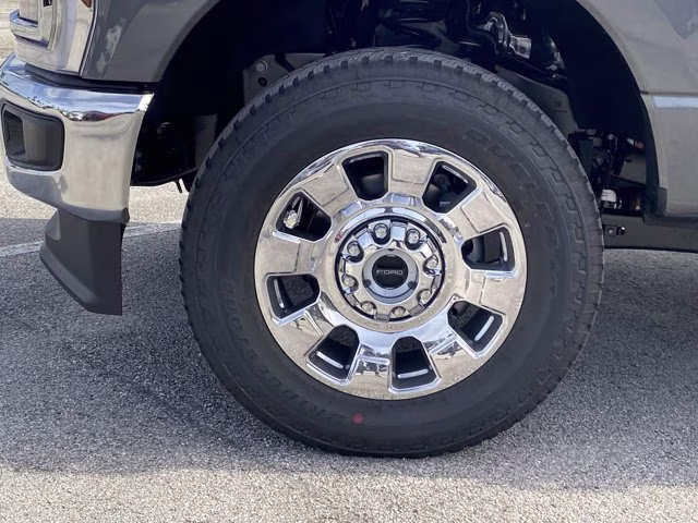 2026 Carbonized Gray Metallic Ford Super Duty F-250 SRW LARIAT 4X4 Truck