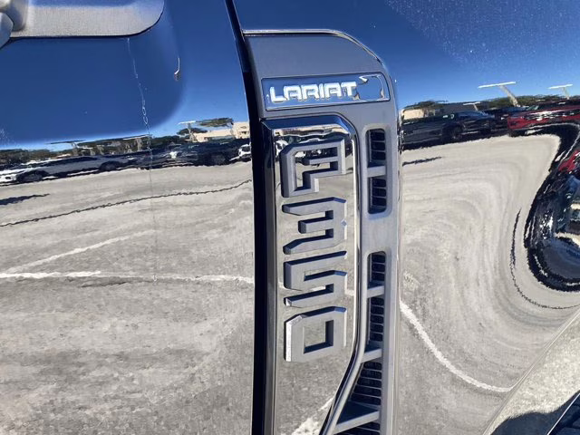 2026 Agate Black Metallic Ford Super Duty F-350 SRW LARIAT 4X4 Truck