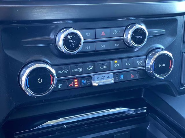 2026 Agate Black Metallic Ford Super Duty F-350 SRW LARIAT 4X4 Truck