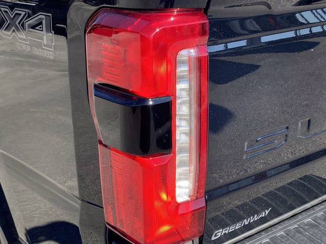 2026 Agate Black Metallic Ford Super Duty F-350 SRW LARIAT 4X4 Truck