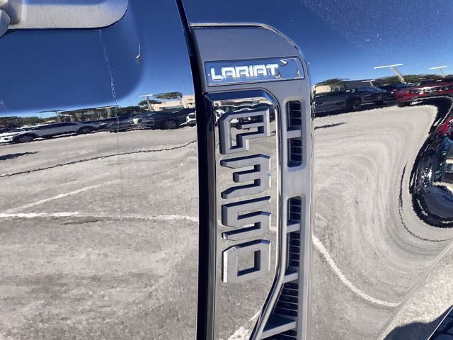 2026 Agate Black Metallic Ford Super Duty F-350 SRW LARIAT 4X4 Truck