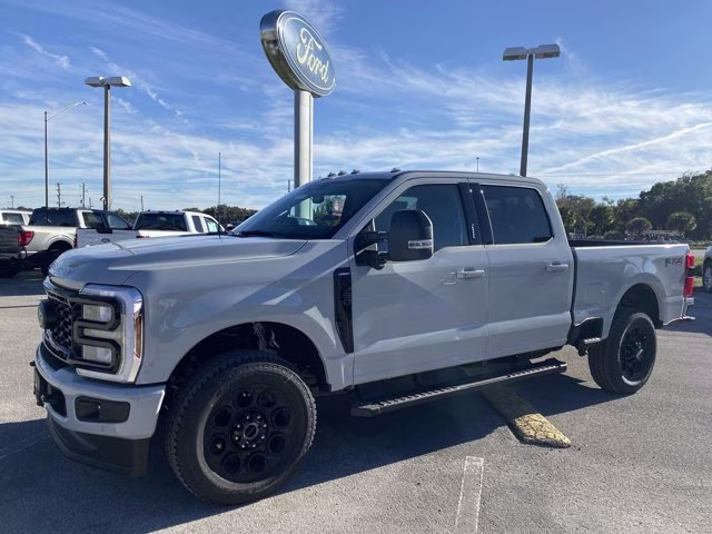 2026 Avalanche Ford Super Duty F-350 SRW LARIAT 4X4 Truck