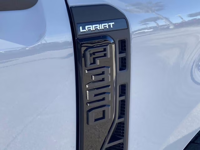 2026 Avalanche Ford Super Duty F-350 SRW LARIAT 4X4 Truck