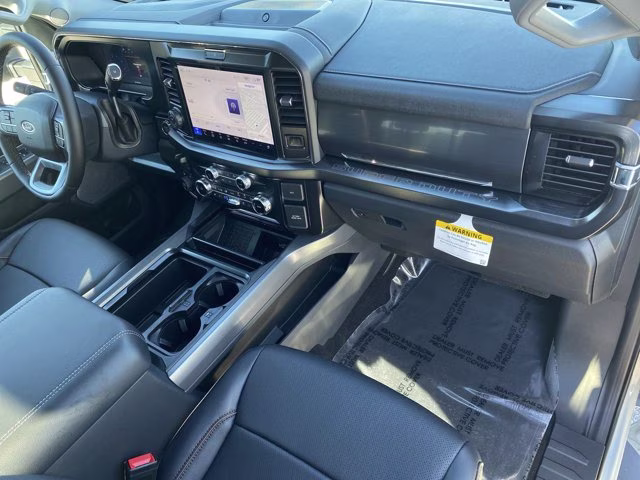 2026 Avalanche Ford Super Duty F-350 SRW LARIAT 4X4 Truck