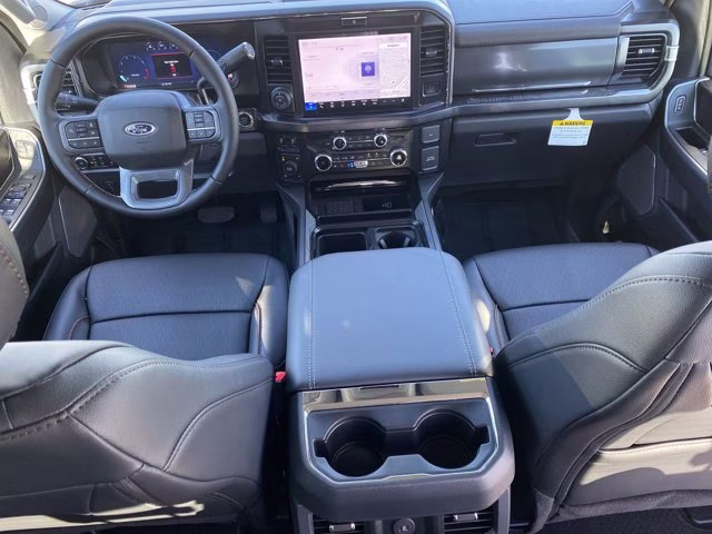 2026 Avalanche Ford Super Duty F-350 SRW LARIAT 4X4 Truck