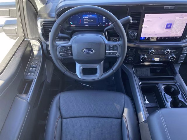 2026 Avalanche Ford Super Duty F-350 SRW LARIAT 4X4 Truck