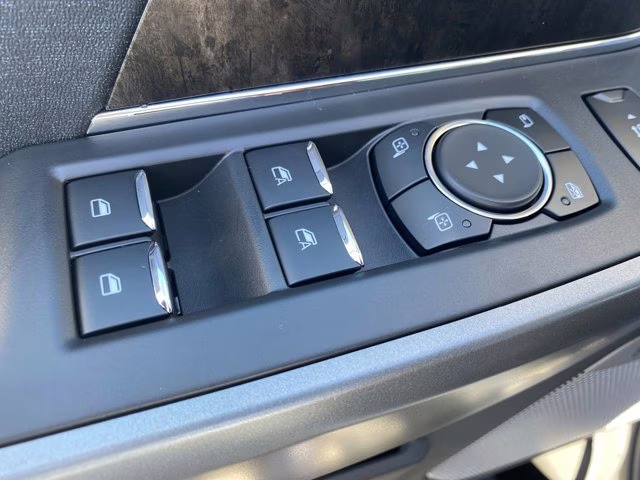 2026 Avalanche Ford Super Duty F-350 SRW LARIAT 4X4 Truck