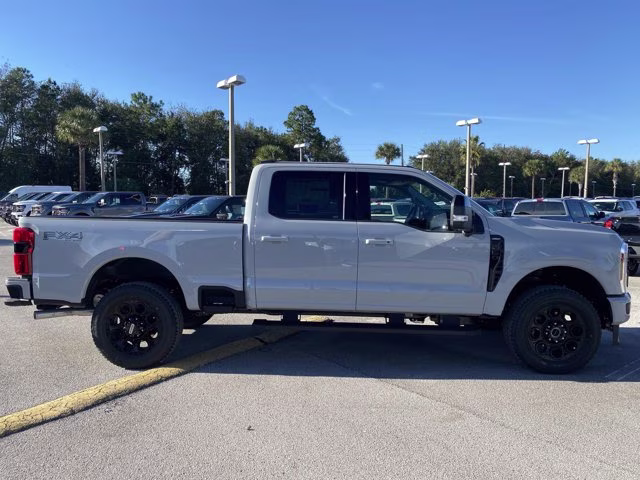 2026 Avalanche Ford Super Duty F-350 SRW LARIAT 4X4 Truck
