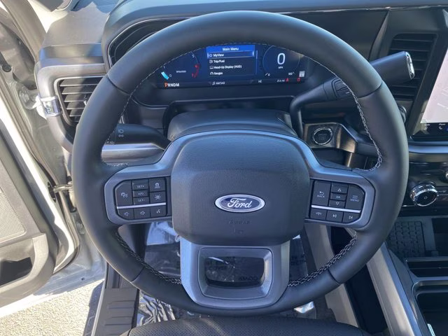 2026 Avalanche Ford Super Duty F-350 SRW LARIAT 4X4 Truck