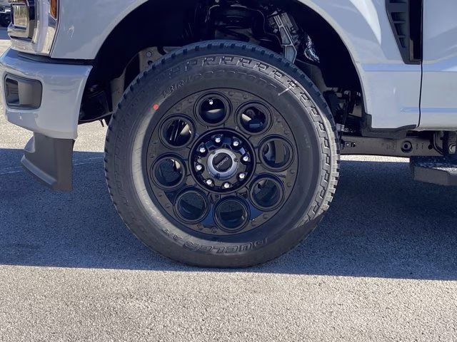 2026 Avalanche Ford Super Duty F-350 SRW LARIAT 4X4 Truck