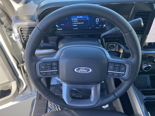 2026 Avalanche Ford Super Duty F-350 SRW LARIAT 4X4 Truck