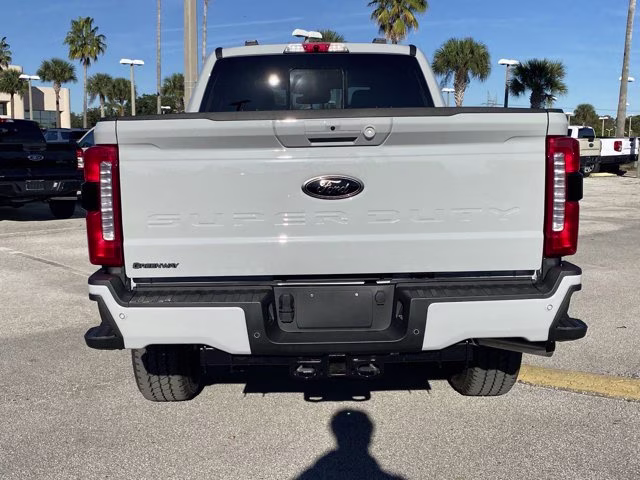 2026 Avalanche Ford Super Duty F-350 SRW LARIAT 4X4 Truck
