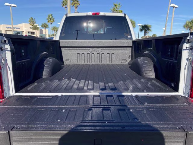 2026 Avalanche Ford Super Duty F-350 SRW LARIAT 4X4 Truck