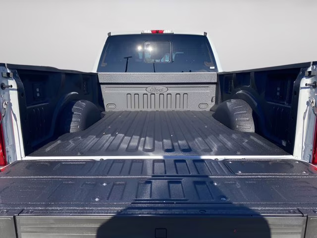 2026 Avalanche Ford Super Duty F-350 SRW LARIAT 4X4 Truck