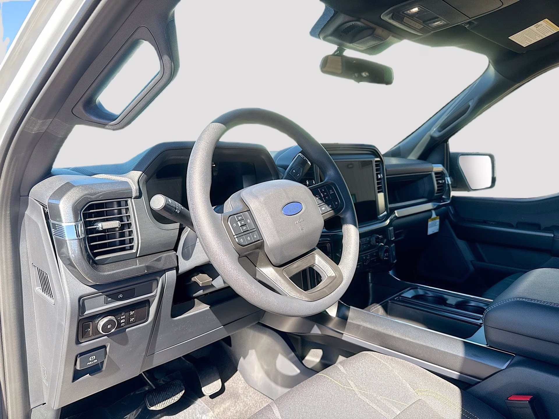 2025 Oxford White Ford F-150 STX 4X4 Truck