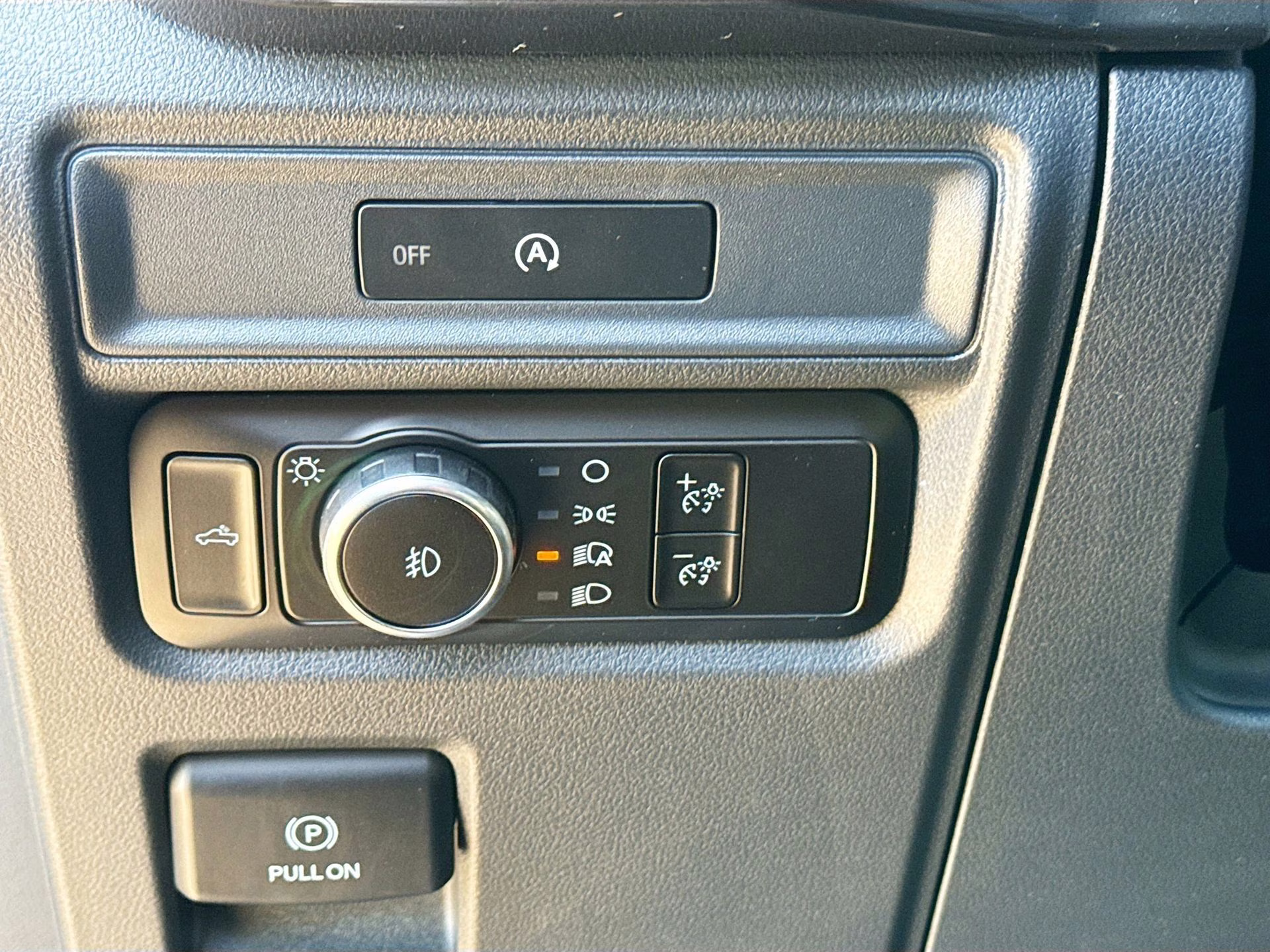 2025 Oxford White Ford F-150 STX 4X4 Truck