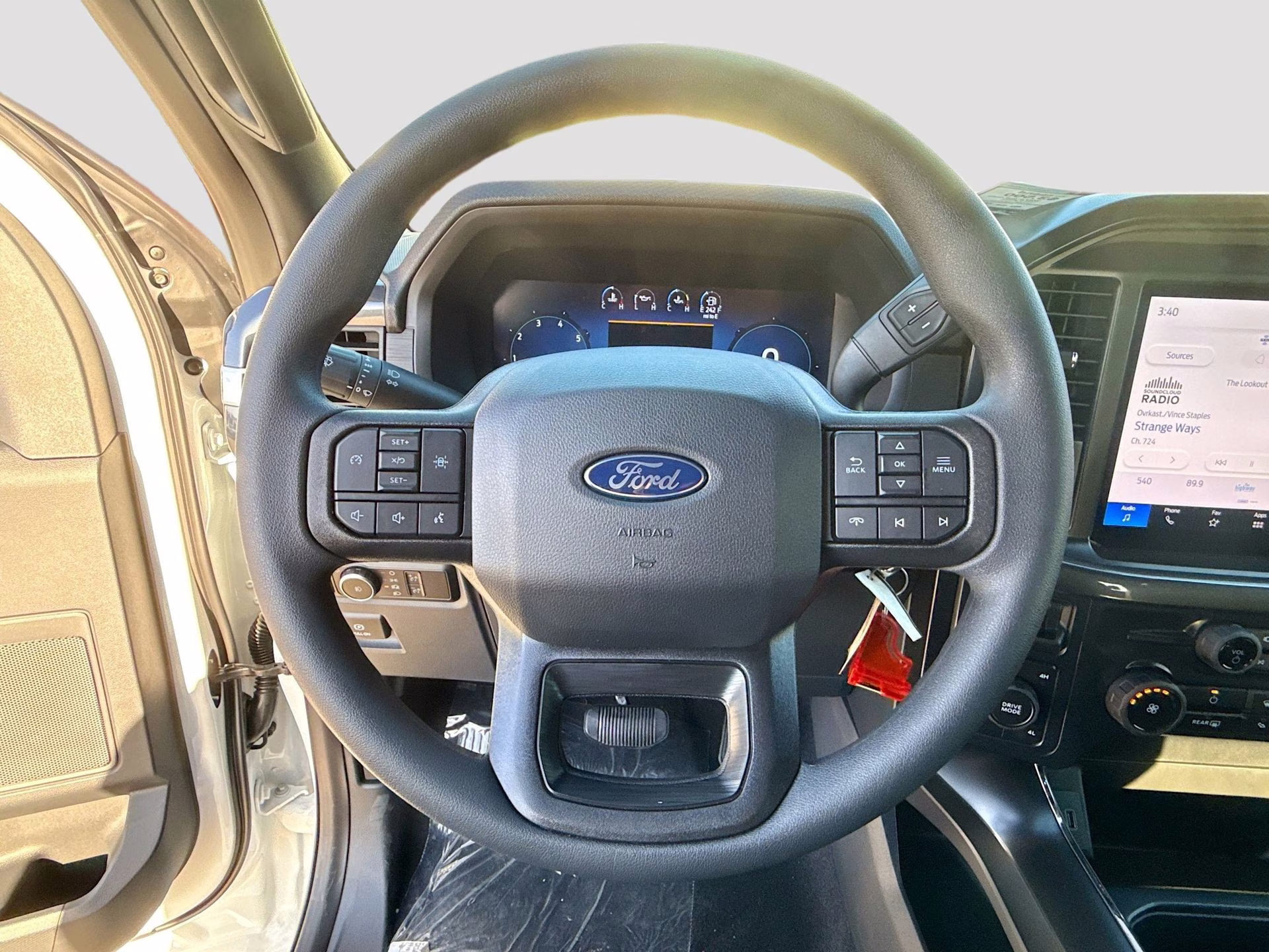 2025 Oxford White Ford F-150 STX 4X4 Truck