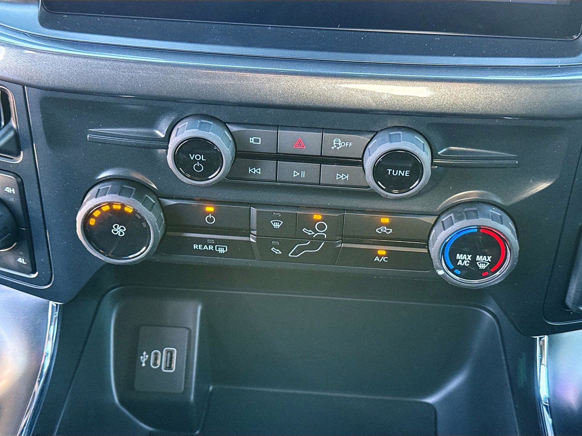 2025 Oxford White Ford F-150 STX 4X4 Truck