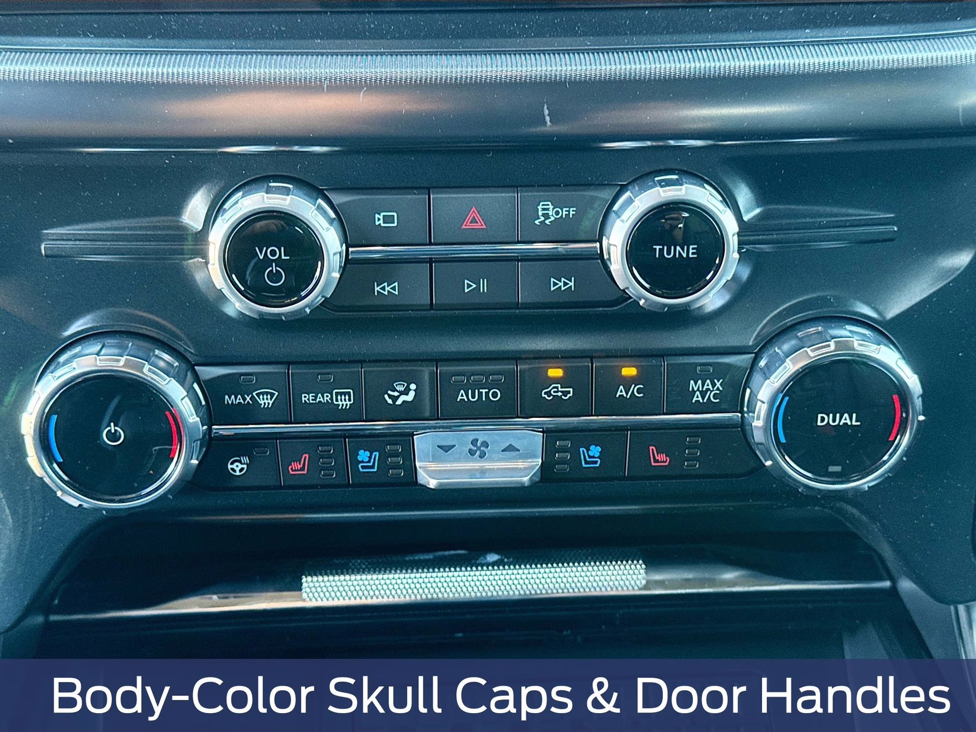 2025 Agate Black Metallic Ford F-150 Lariat 4X4 Truck