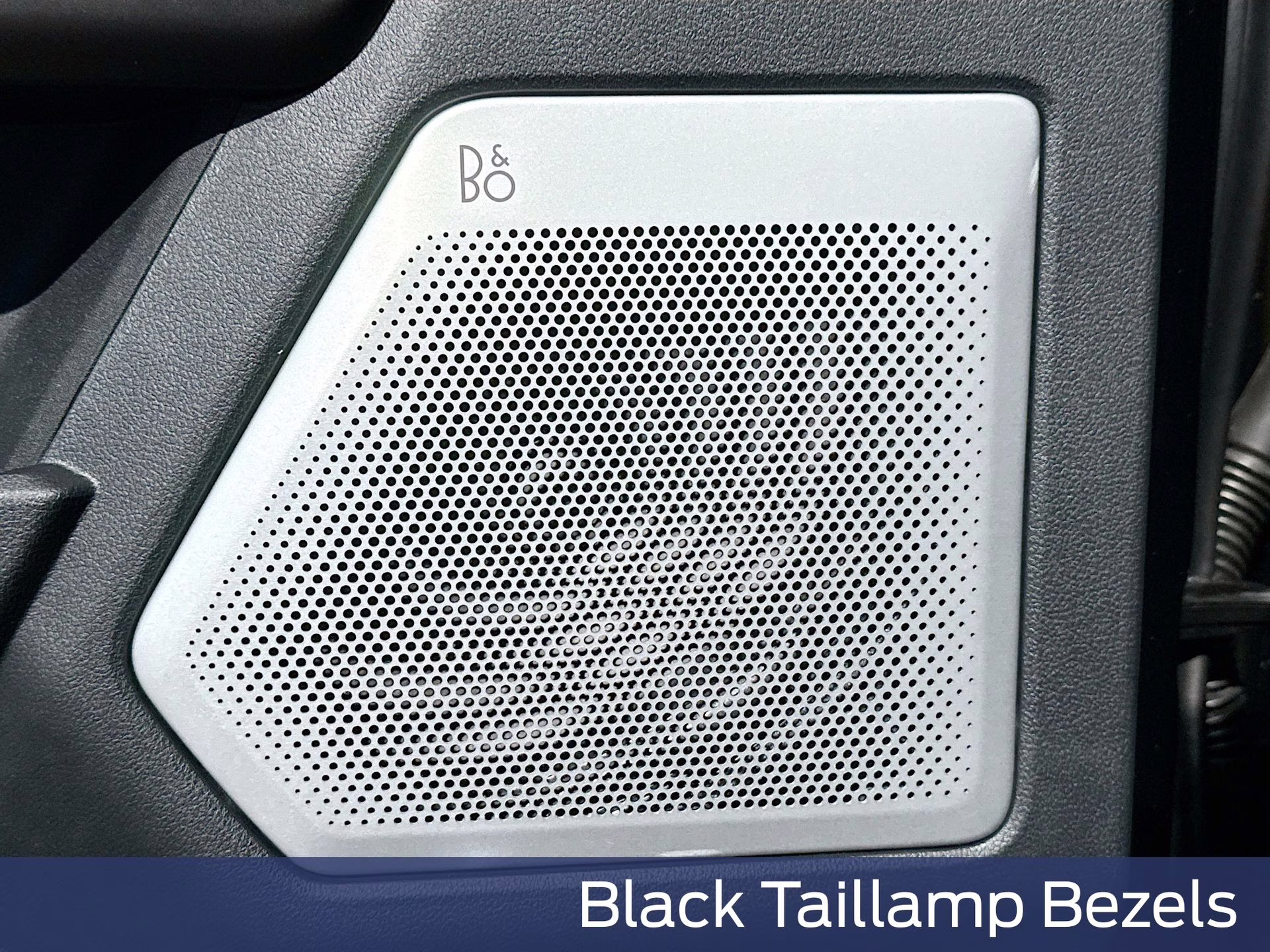 2025 Agate Black Metallic Ford F-150 Lariat 4X4 Truck