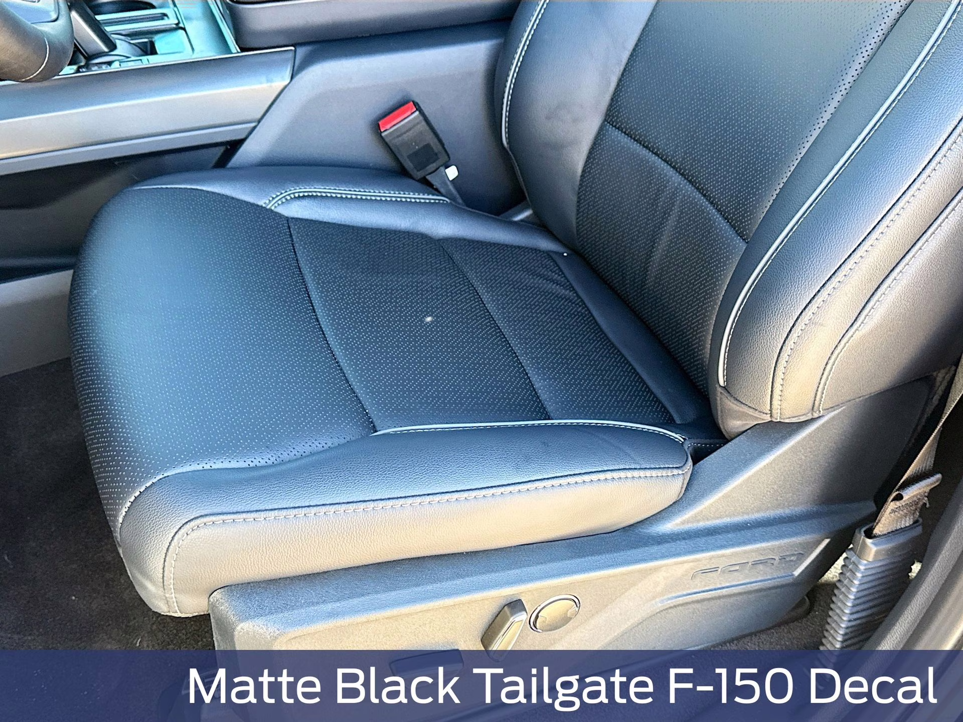 2025 Agate Black Metallic Ford F-150 Lariat 4X4 Truck