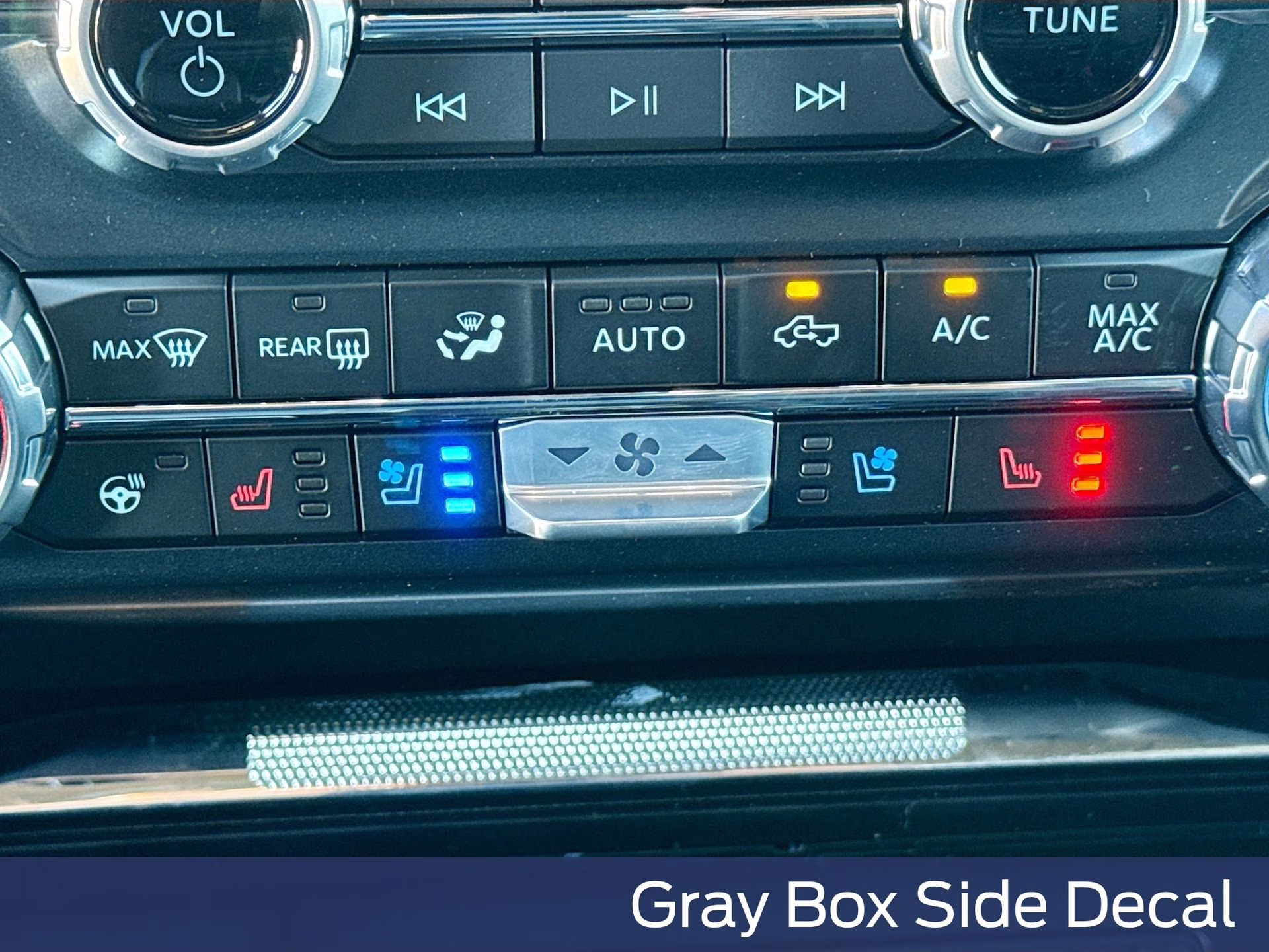 2025 Agate Black Metallic Ford F-150 Lariat 4X4 Truck