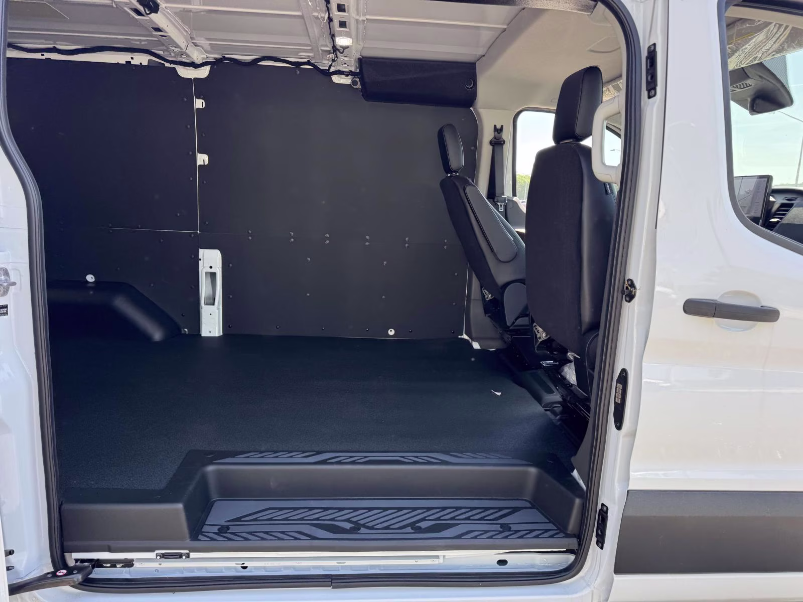 2026 Oxford White Ford Transit Cargo Van T-250 130 Low Rf 9150 GVWR RWD RWD Van