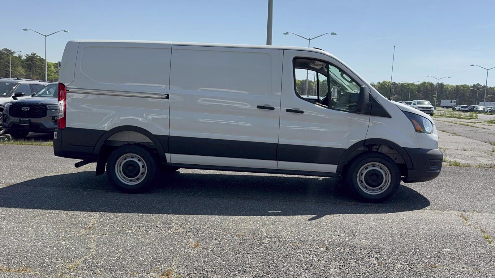 2026 Oxford White Ford Transit Cargo Van T-250 130 Low Rf 9150 GVWR RWD RWD Van