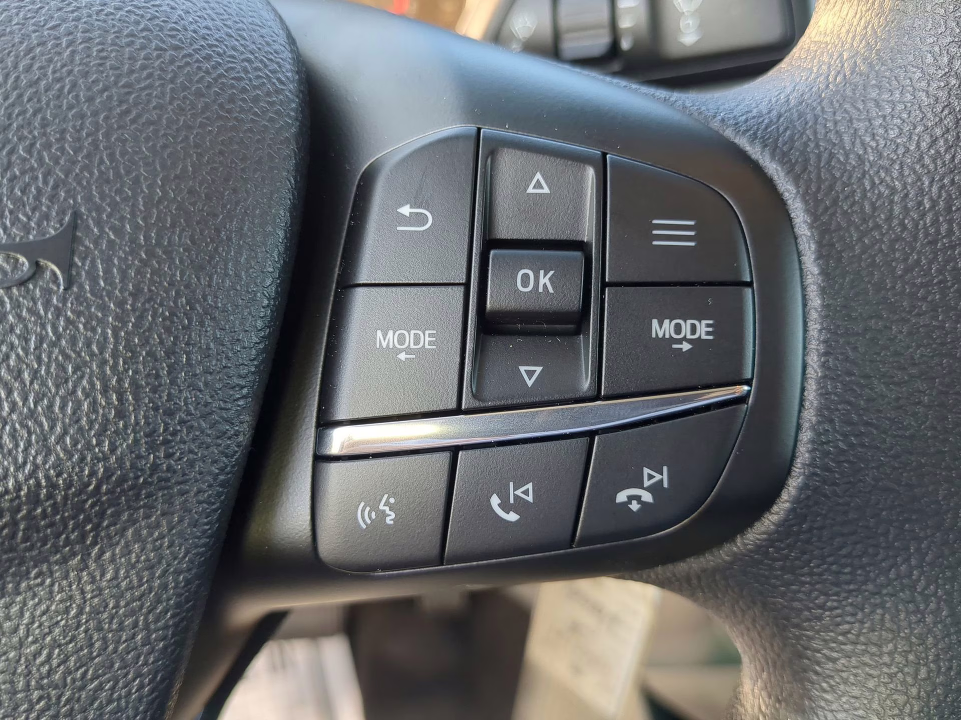 2026 Shadow Black Ford Maverick XL Crew Cab Pickup FWD Truck