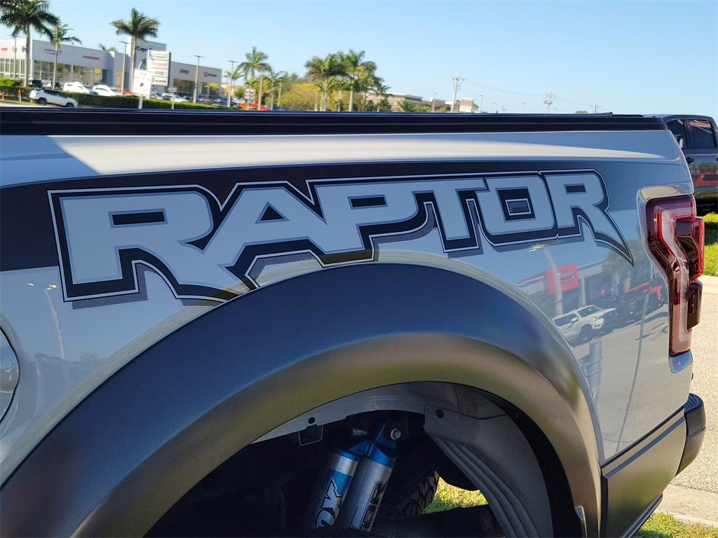 2017 Avalanche Ford F-150 Raptor 4X4 Truck