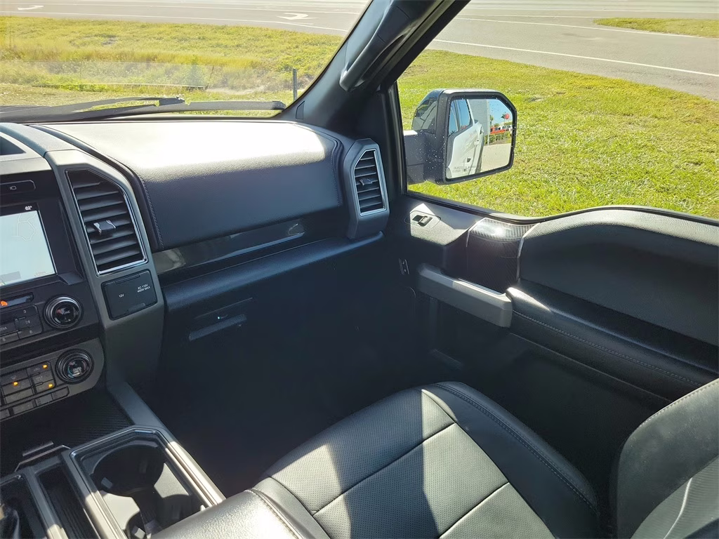 2017 Avalanche Ford F-150 Raptor 4X4 Truck