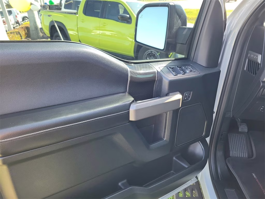 2017 Avalanche Ford F-150 Raptor 4X4 Truck