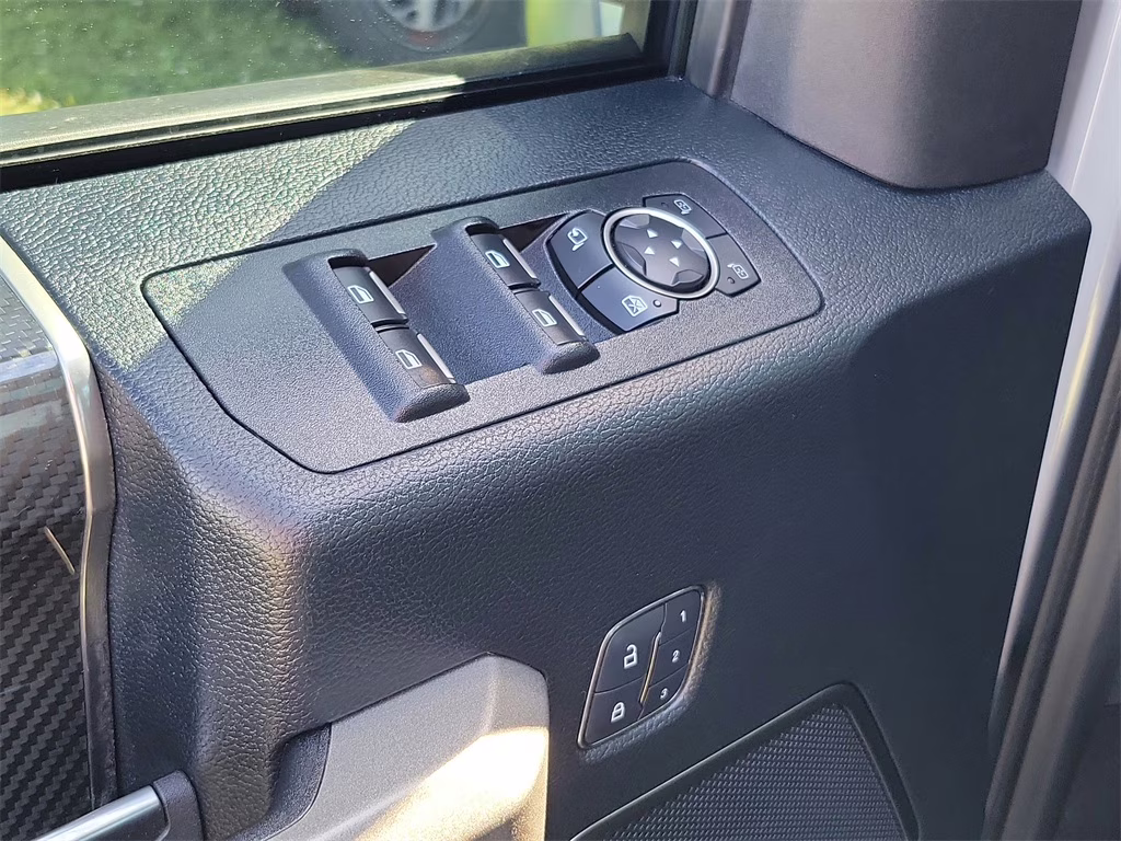 2017 Avalanche Ford F-150 Raptor 4X4 Truck