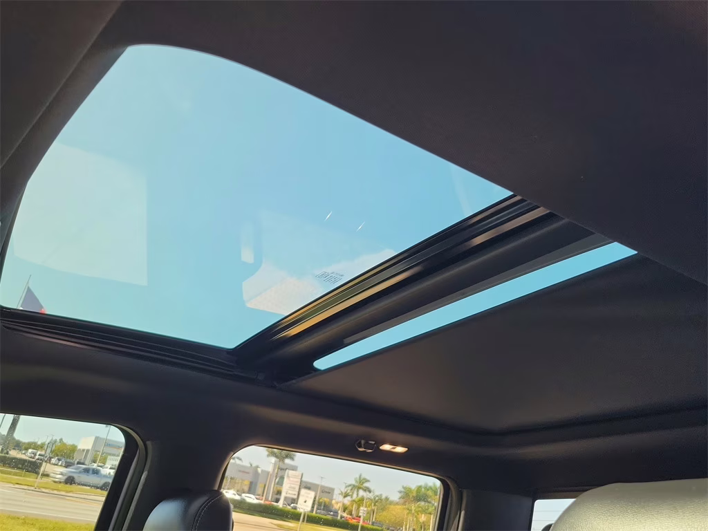 2017 Avalanche Ford F-150 Raptor 4X4 Truck