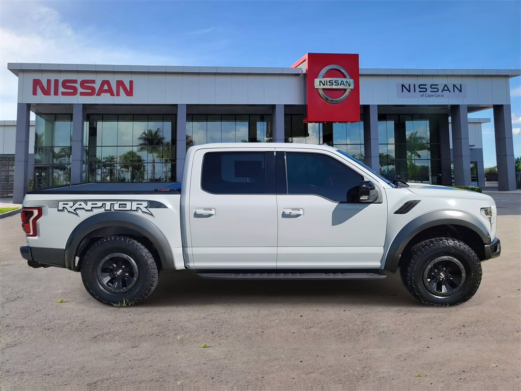 2017 Avalanche Ford F-150 Raptor 4X4 Truck