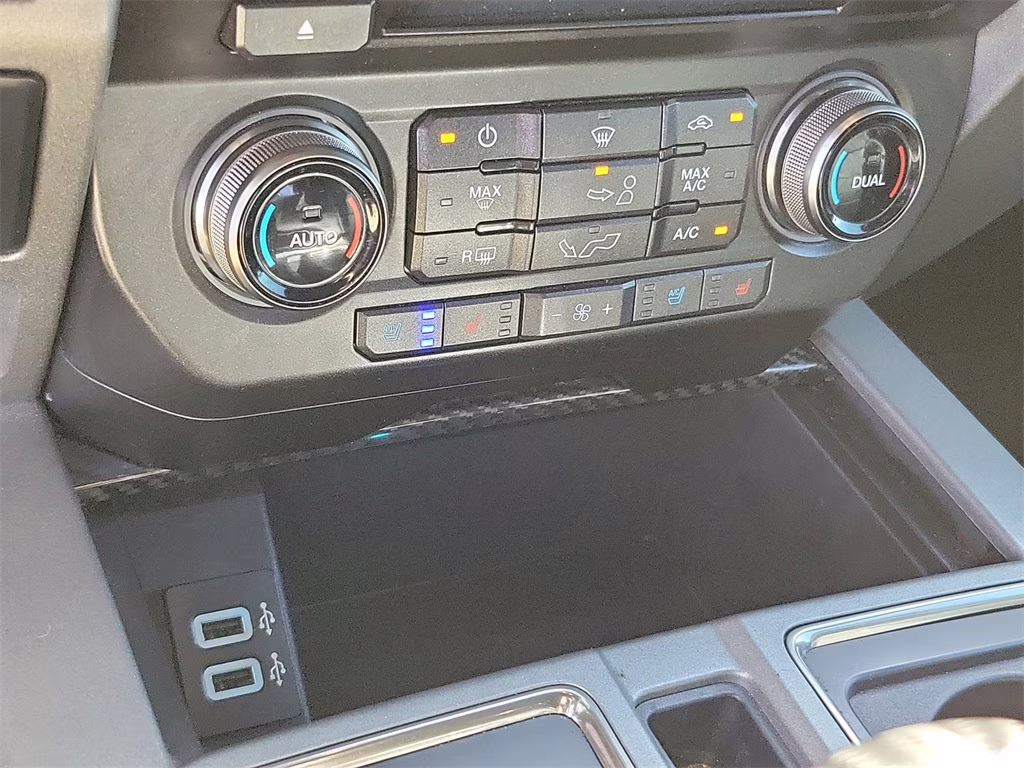 2017 Avalanche Ford F-150 Raptor 4X4 Truck