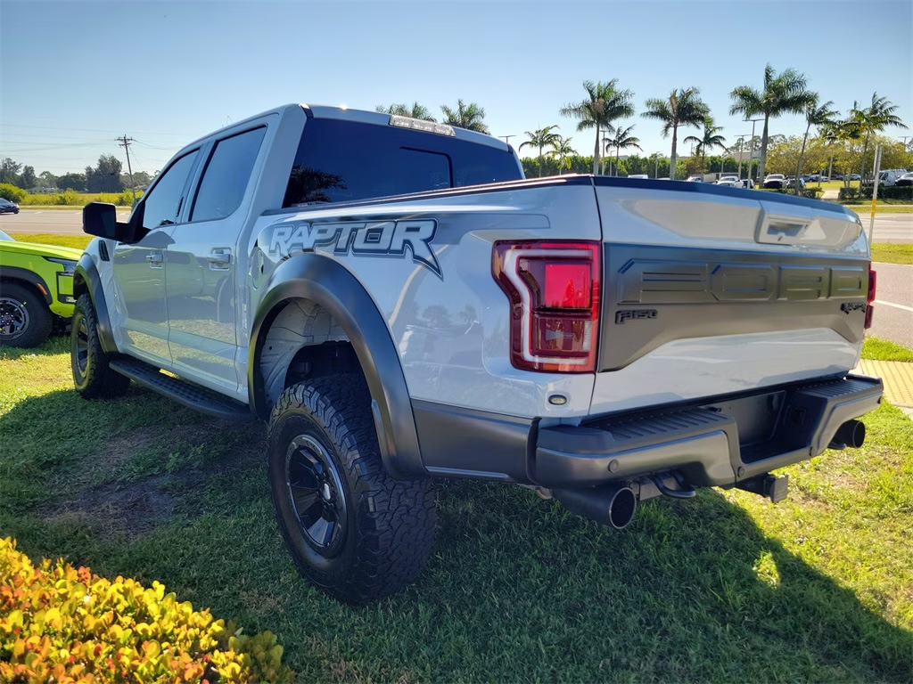 2017 Avalanche Ford F-150 Raptor 4X4 Truck