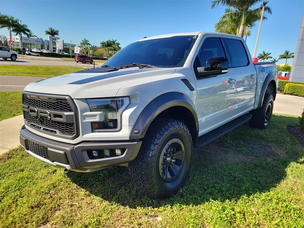 2017 Avalanche Ford F-150 Raptor 4X4 Truck