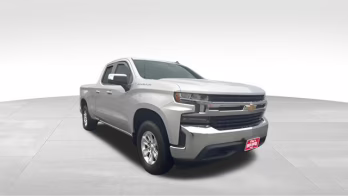 2019 Silver Ice Metallic Chevrolet Silverado 1500 LT 4X4 Truck