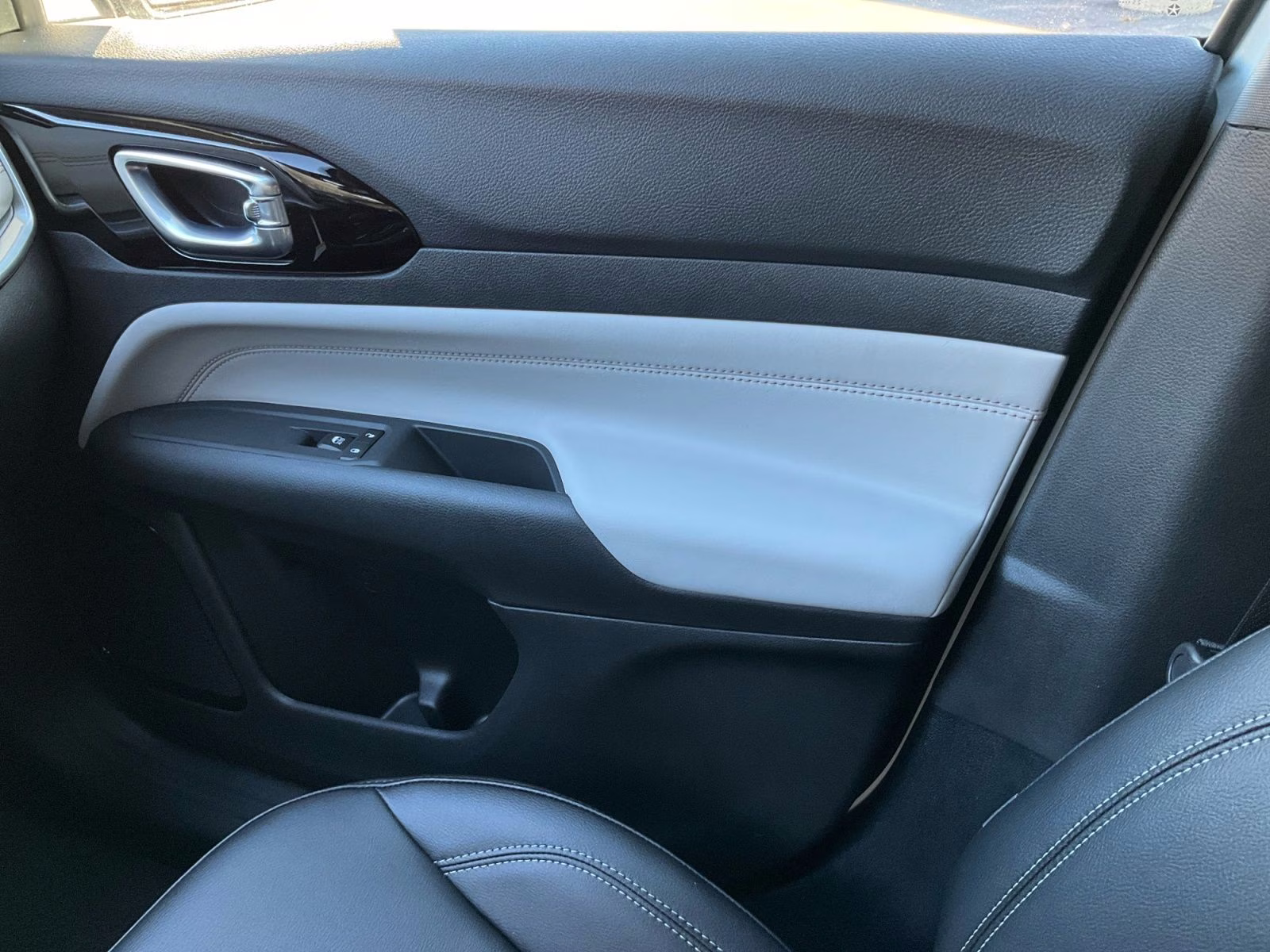 2026 Bright White Clearcoat Jeep Compass Limited 4X4 SUV