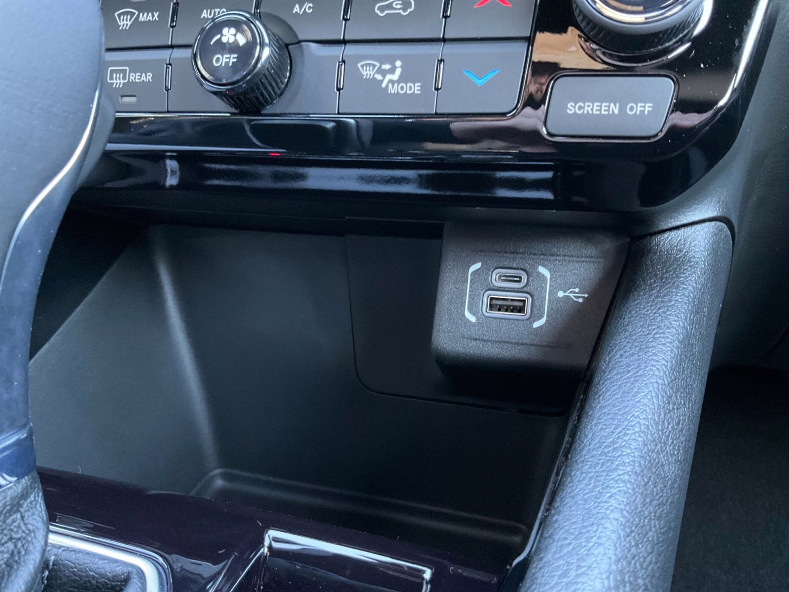 2026 Bright White Clearcoat Jeep Compass Limited 4X4 SUV