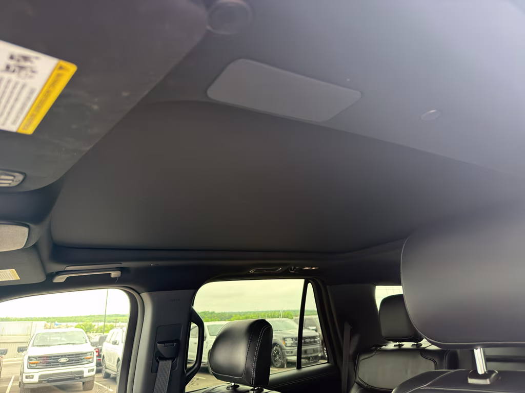 2025 Oxford White Ford Expedition Platinum 4X4 SUV