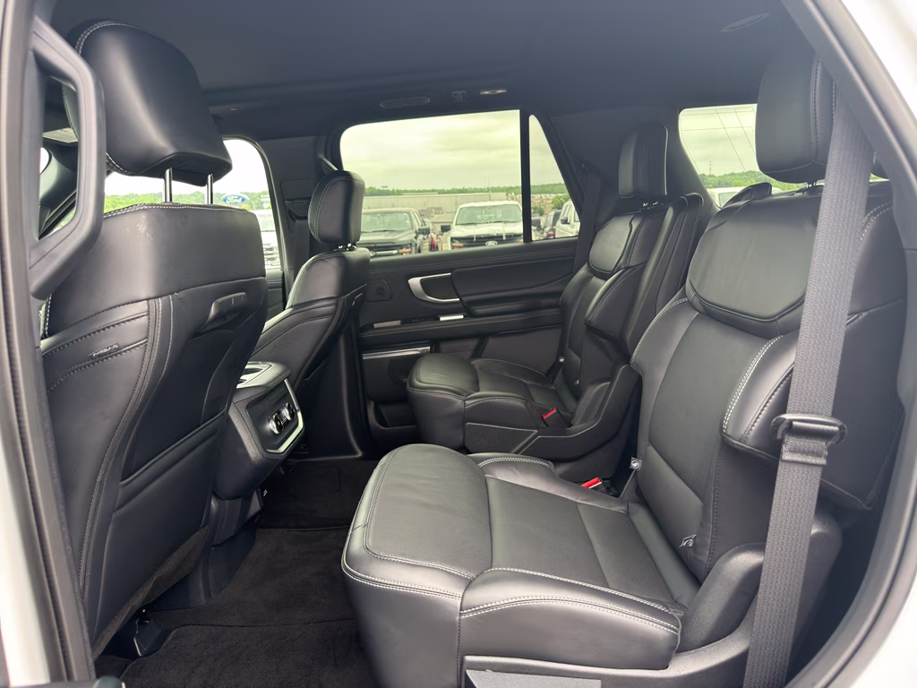 2025 Oxford White Ford Expedition Platinum 4X4 SUV