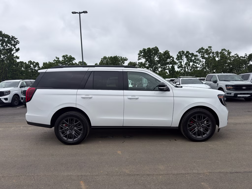 2025 Oxford White Ford Expedition Platinum 4X4 SUV