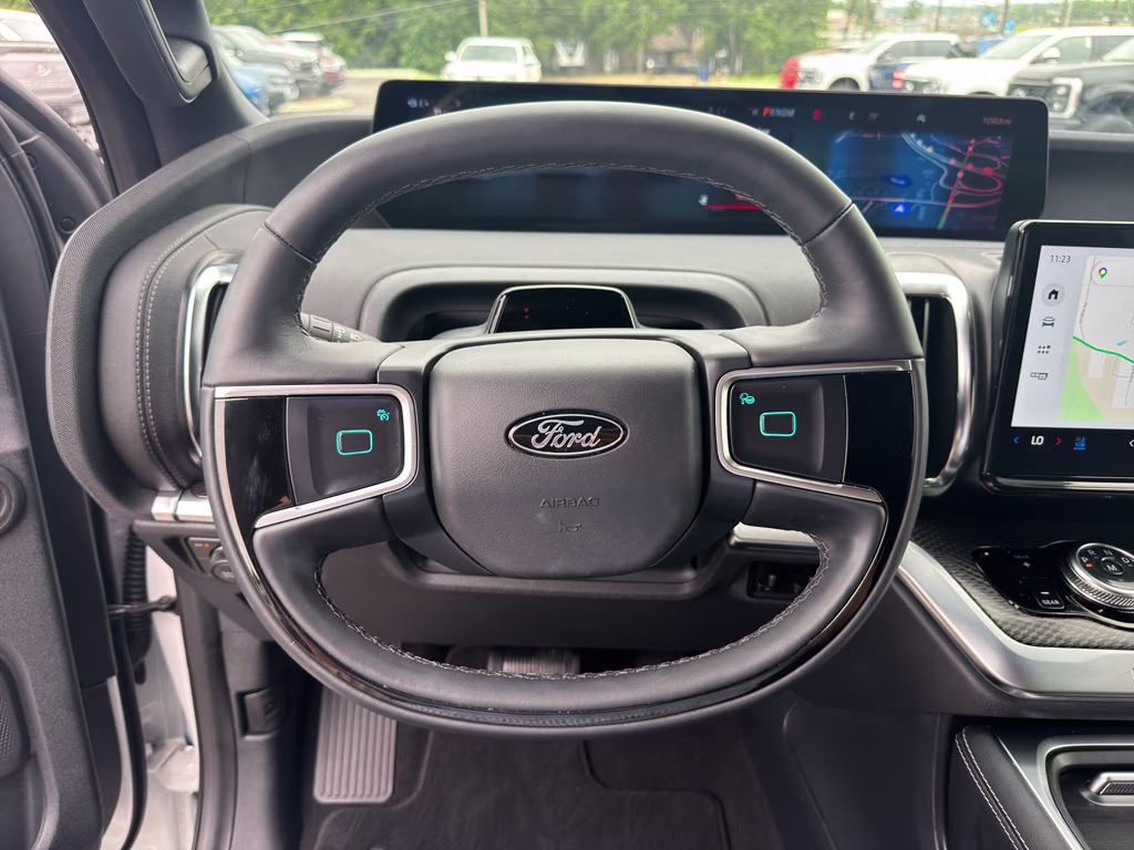 2025 Oxford White Ford Expedition Platinum 4X4 SUV